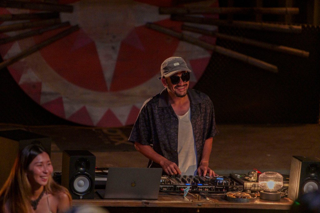 張震嶽以全新單曲〈浪人的…〉宣告回歸 (照片提供:本色音樂)