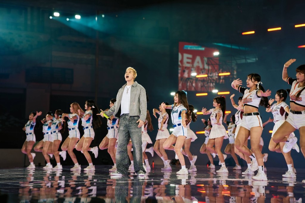 周湯豪、比莉世壯運合體演出 (照片提供:環球音樂)