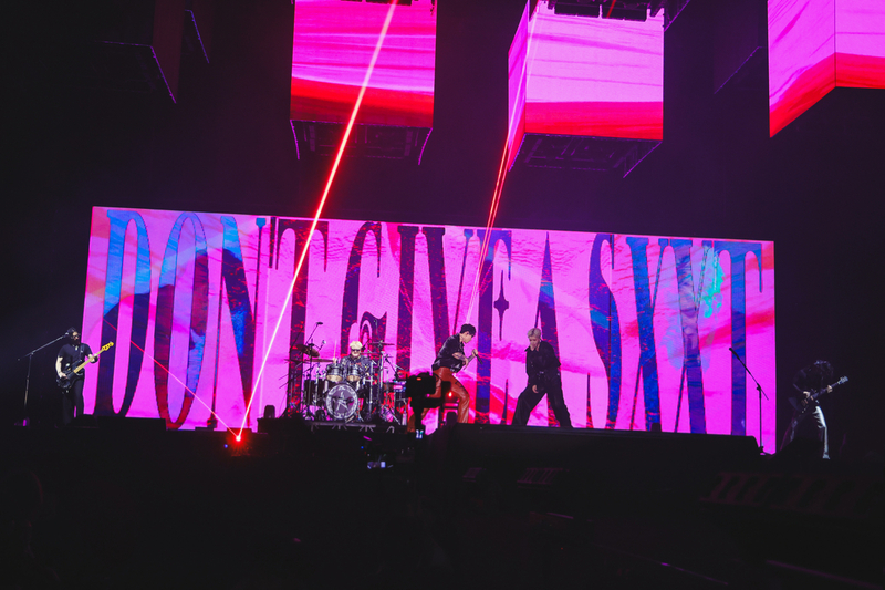 TRASH與Bii同台演唱「偶像歌手」