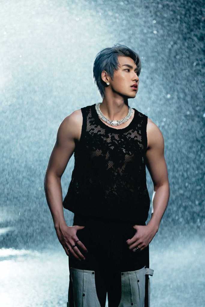 薛恩Sean全心投入MV拍攝 淋雨熱舞不喊卡(華納音樂 提供)