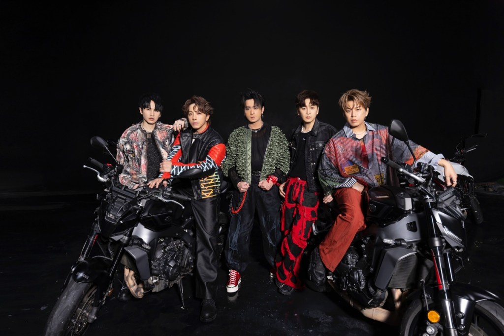 Energy找來5輛霸氣重機 營造MV帥氣奔放感 