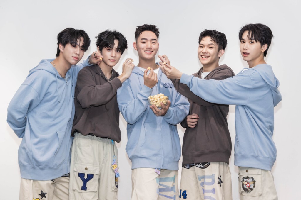 AcQUA源少年，左起李秉諭、盧佾暘、須弘道、林毓家、黃莑茗（照片提供：種子音樂）