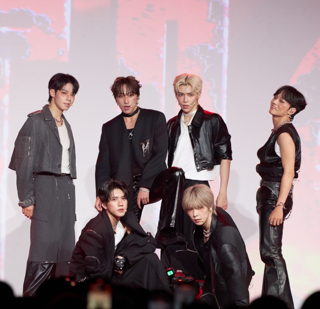 Attention組上排左至右霖霖、周孟潾、張宇閎、Tony下排左至右鄭元昕Li.an