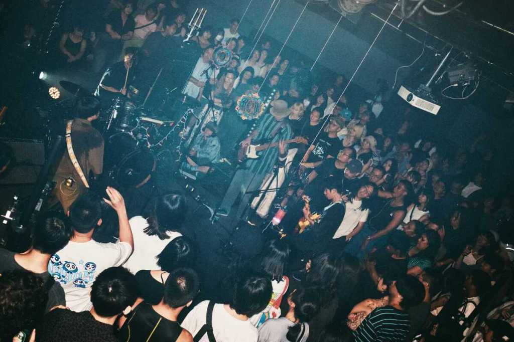 COLD DEW於2024年夏天舉辦「間區」巡迴，於臺北The Wall演出之景象(朱旻修攝影)