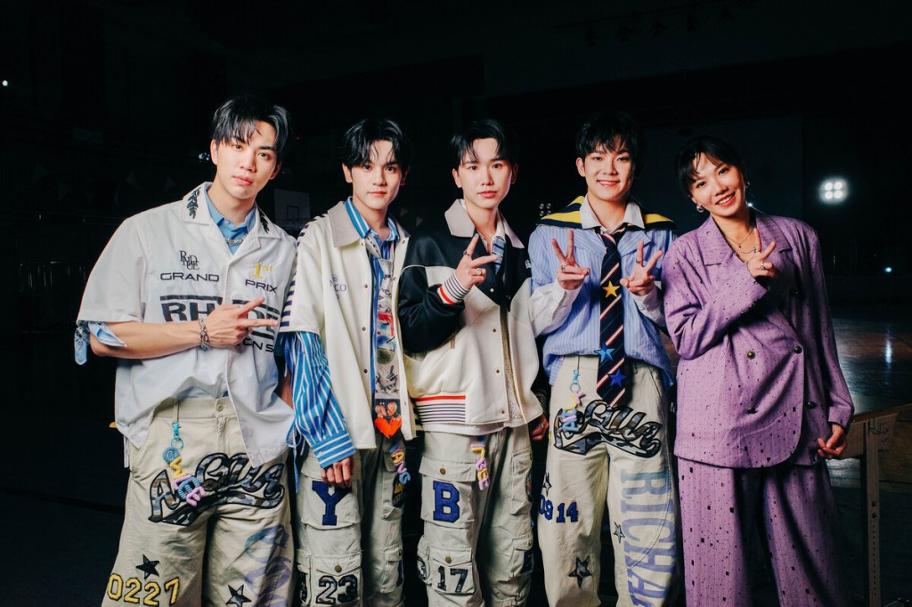 大牙與AcQUA源少年開心互動訪談