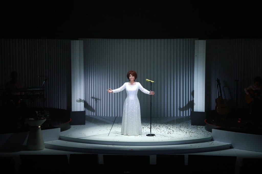 2025蔡琴《不要告別》演唱會TICC登場 (照片提供:宜辰整合行銷)