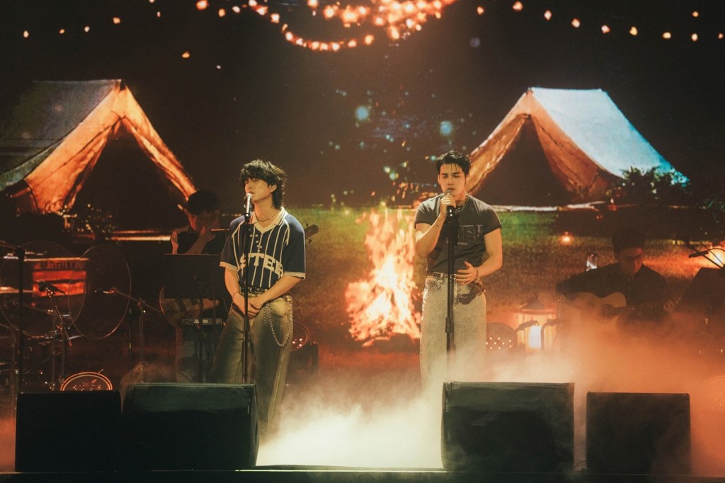 邱鋒澤 X 黃偉晉」亞洲巡迴音樂會把現場布景變成營火晚會