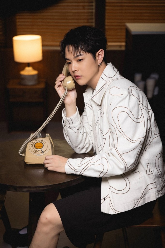 創作才子郭家瑋推出新單曲〈轉呀轉不停〉(照片提供:杰思國際娛樂)