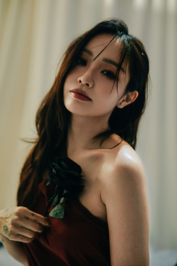 Kimberley陳芳語新歌〈侵愛的〉由李杰明填詞 (照片提供:陶山音樂)
