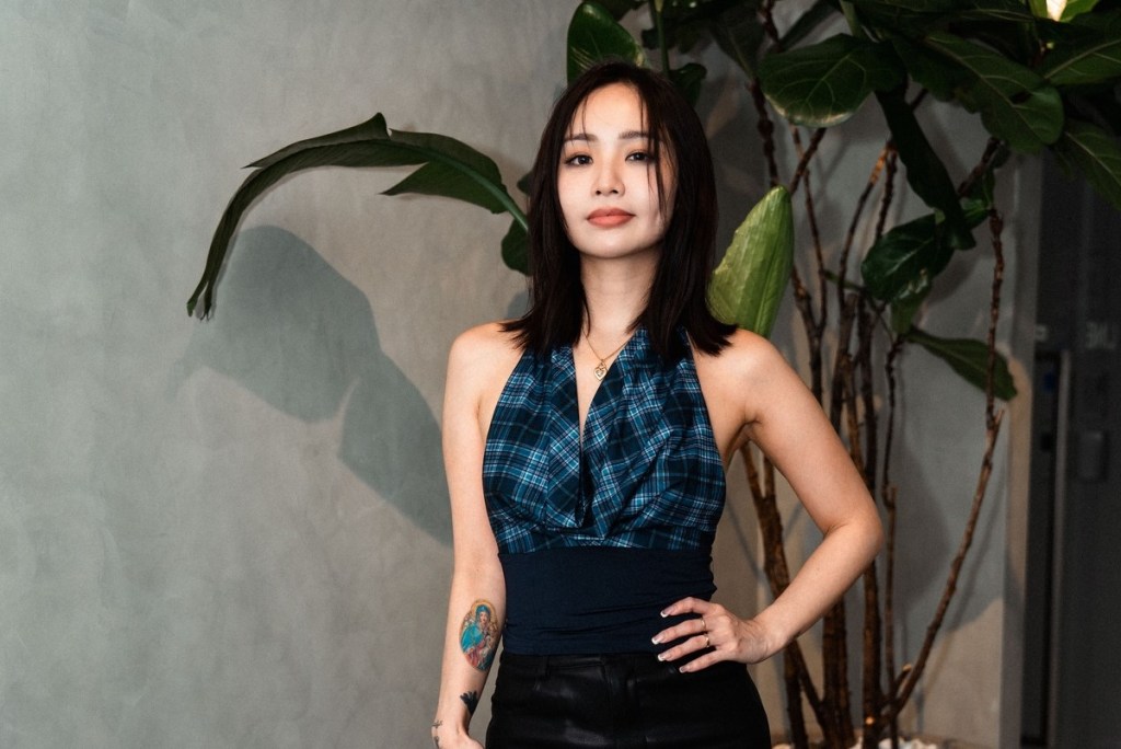 Kimberley陳芳語7/18發行新專輯《我們的愛》 直播搶先演唱七首新歌 宣布今年底舉辦個人專場演出