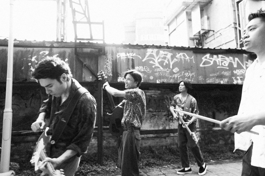 鳳小岳&壓克力柿子8/8台北、8/22台中開唱 為統一獅開球見到陳傑憲超嗨 將推出新歌〈沈默在流浪路上〉