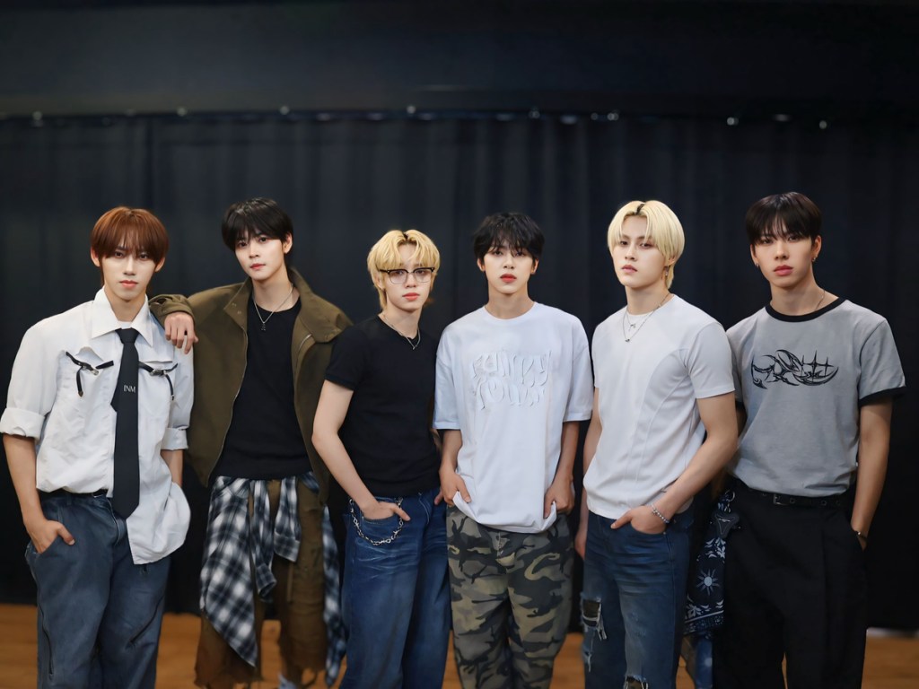 SEVENTOEIGHT(左起彭义翔、王學駿、D'OM帝翁、陳麒文、美祥、陳柏佑)赴韓受訓一個半月全面進化