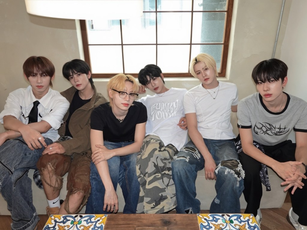 SEVENTOEIGHT(左起彭义翔、王學駿、D'OM帝翁、陳麒文、美祥、陳柏佑)赴韓受訓一個半月全面進化 