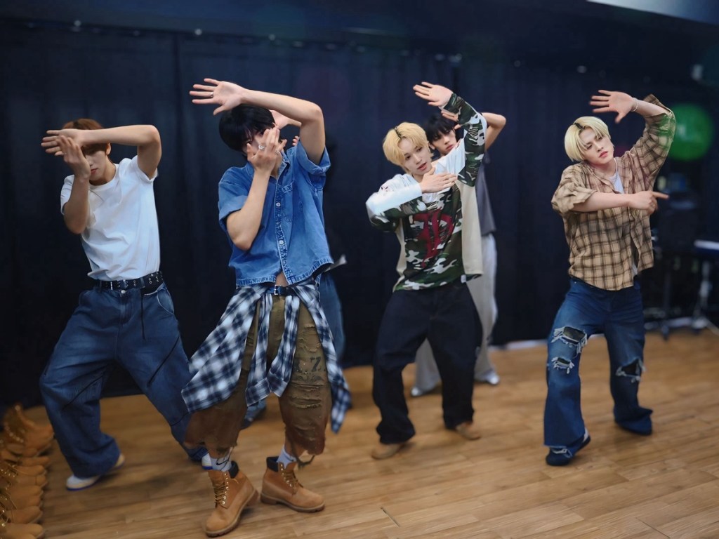 SEVENTOEIGHT赴韓受訓一個半月日操15小時「朝九晚十二」15小時如軍事化訓練