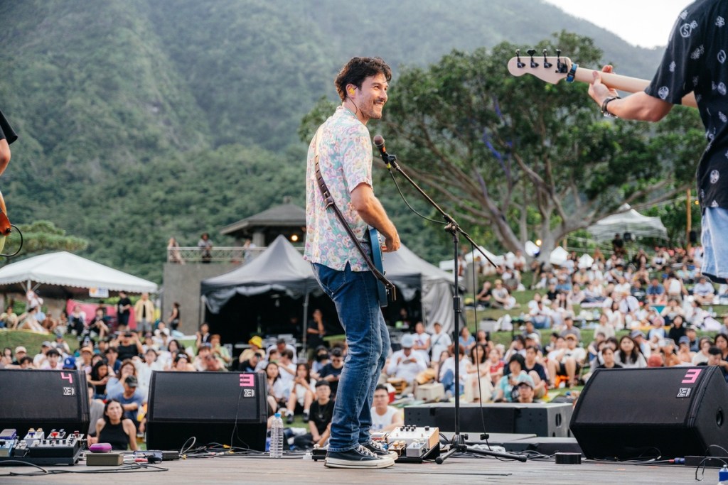 鳳小岳&壓克力柿子前往台東「月光.海音樂會」演出 (照片提供:東海岸大地藝術節月光海音樂會)