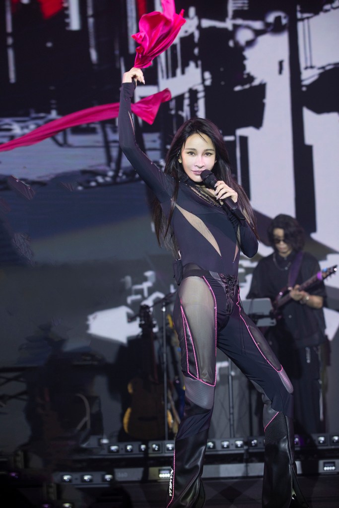 温嵐在 Legacy Tera 開唱 (照片提供:華納音樂)