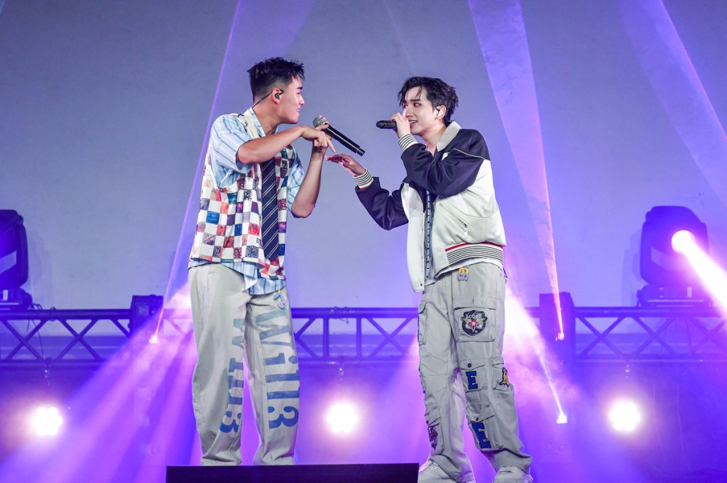 時隔一年再度開唱，攜手粉絲「海星」重返熱血舞台。 （圖片左起：須弘道 黃莑茗）（照片提供 ：寬宏藝術x種子音樂）