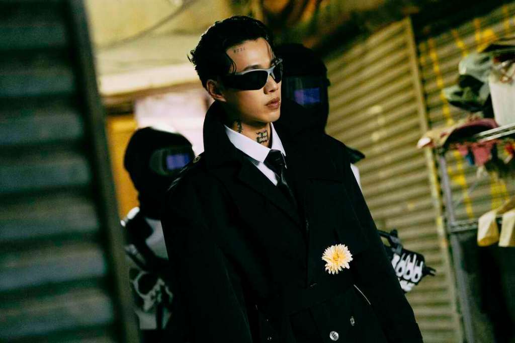 Marz23 邀請 Faye 詹雯婷合作全新單曲〈不簡單的歌〉(照片提供:華納音樂)