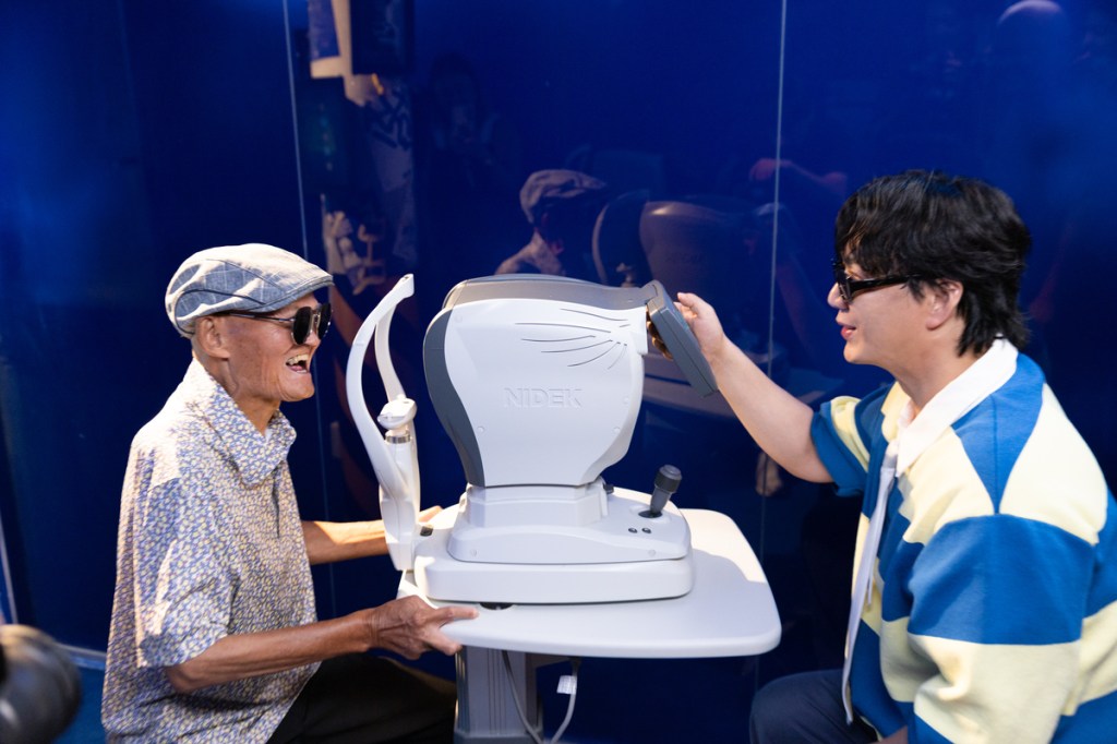 蕭煌奇全新單曲〈輝煌旅行社〉邀請李炳輝合作 (照片提供:華納音樂)