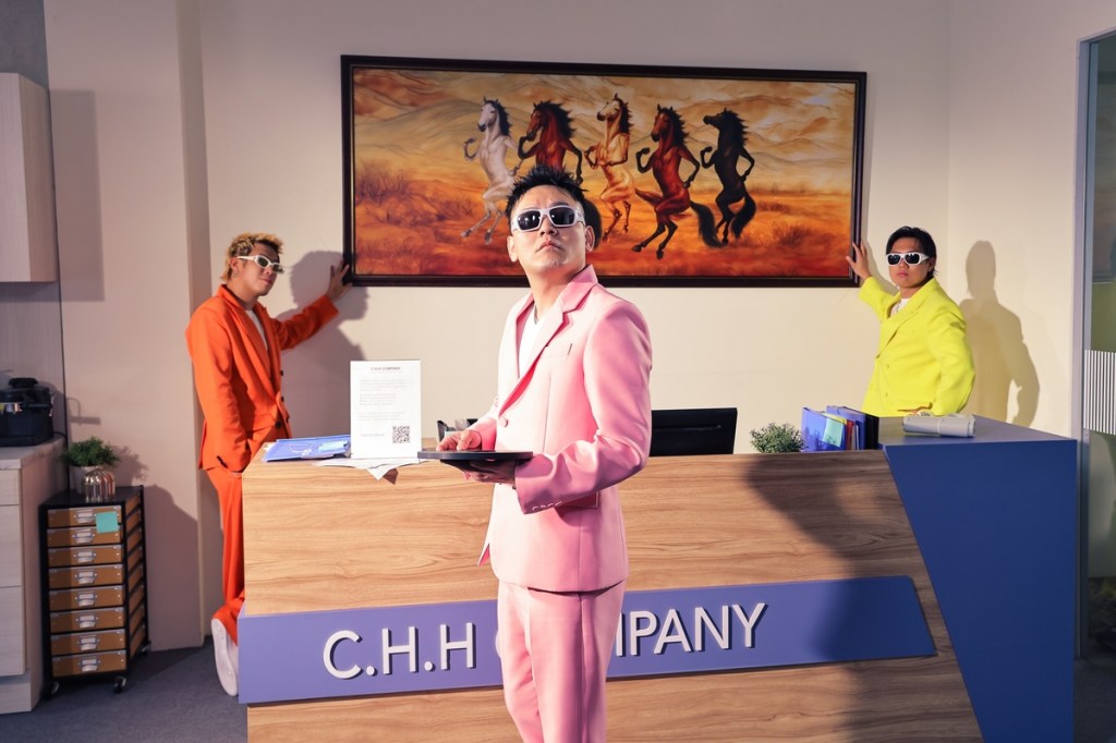 玖壹壹飾演風水師 為Energy辦公室拍除疑難雜症