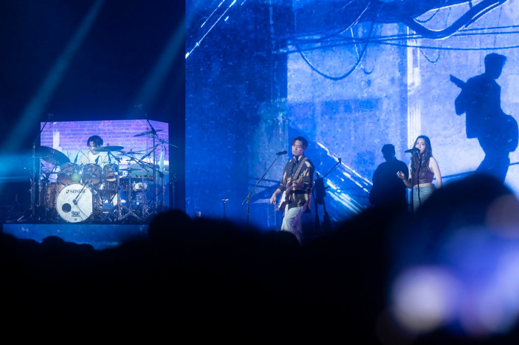 告五人本周末16日、17日來到台北Legacy TERA連唱兩場，歡聚4千名歌迷感受告五人的搖滾魅力。（相信音樂提供）