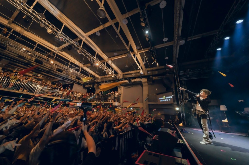 小宇宋念宇全新創作情歌〈記得忘了我〉(照片提供:索尼音樂)
