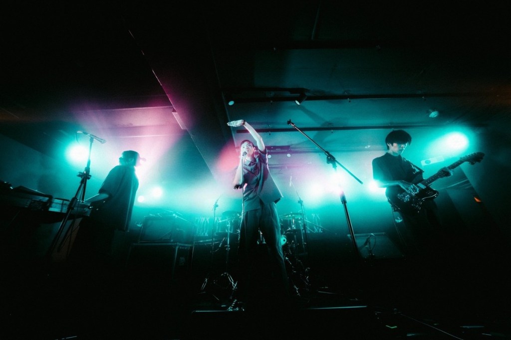 雨國推出全新單曲〈堅定的人〉！ 唱出人生岔路口的勇敢選擇