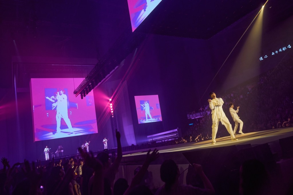 LED舞台再加二十公尺四季長廊貫穿高雄巨蛋（緒風提供）