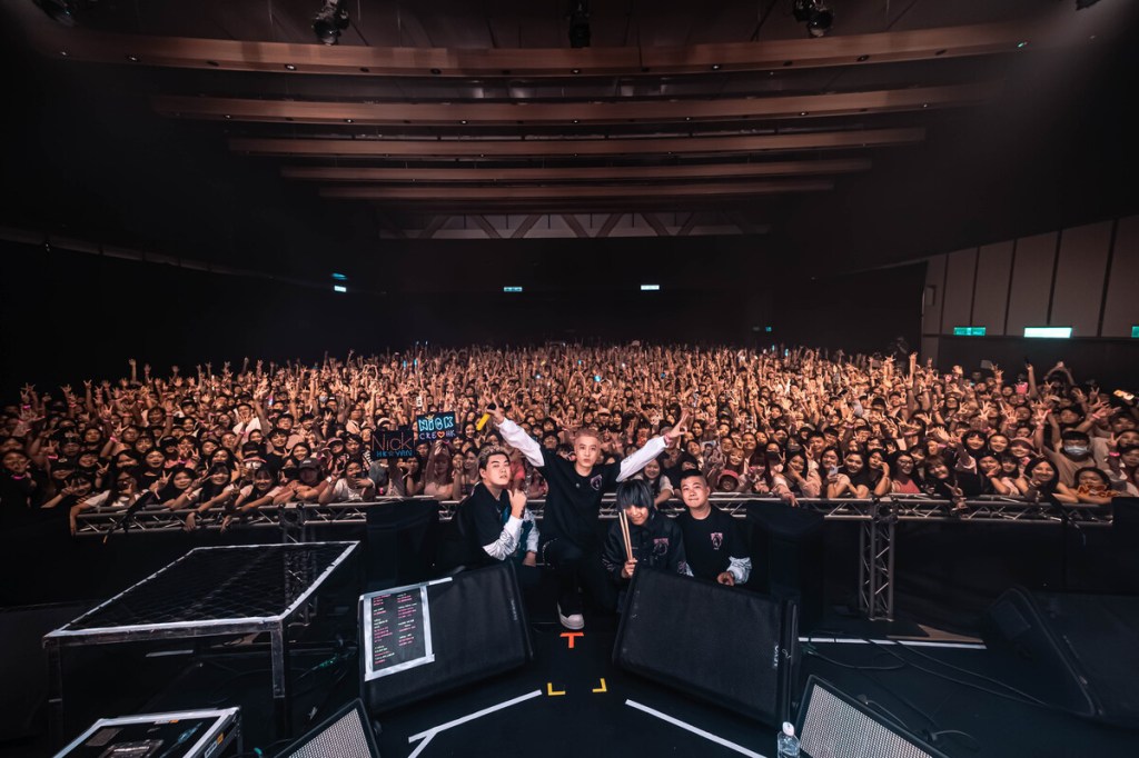 周湯豪《LOVE RAGE HOPE》LIVE HOUSE TOUR台北搖滾開炸 (照片提供:環球音樂)