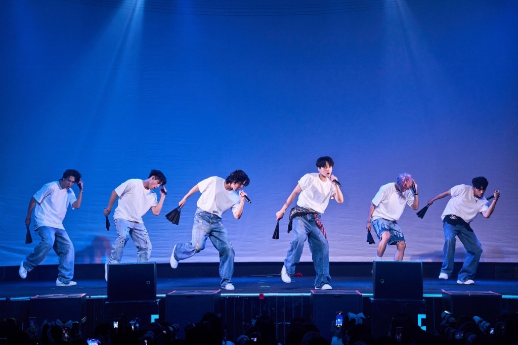 煥鈞(左起)、哲言、佳辰、祖安、子翔、文廷