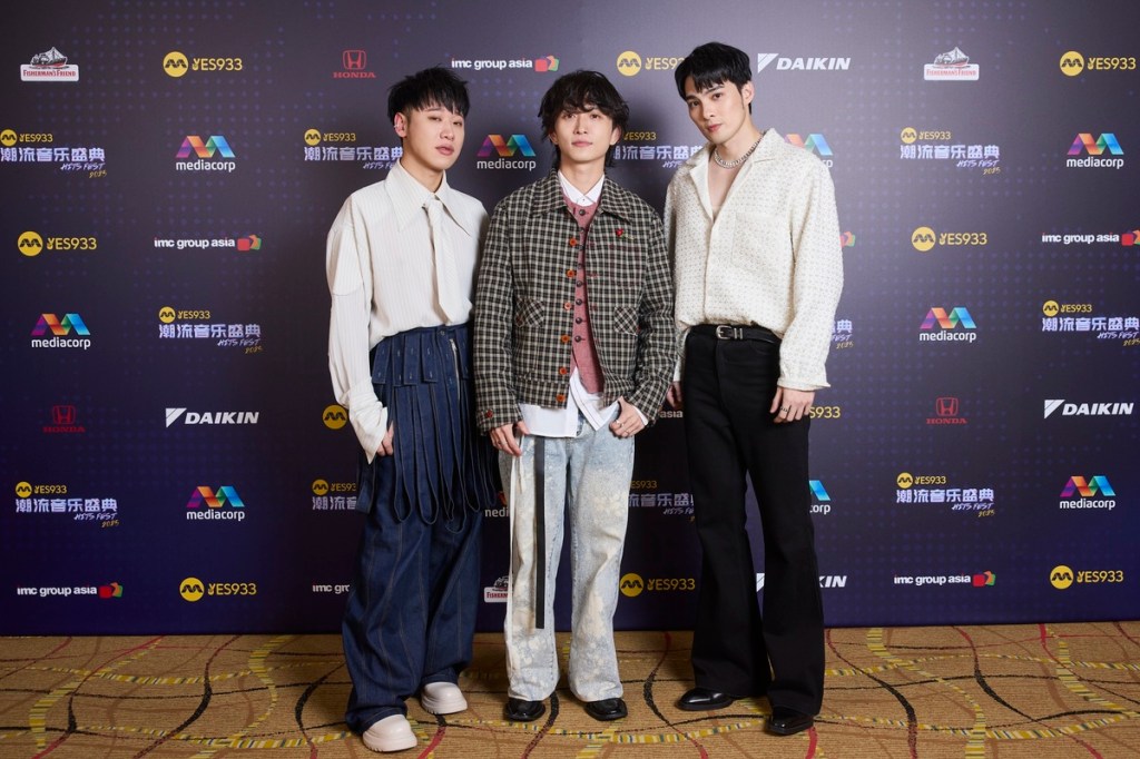 新加坡《YES 933潮流音樂盛典 2025》: 五堅情 (賴晏駒、邱鋒澤、黃偉晉三人代表)