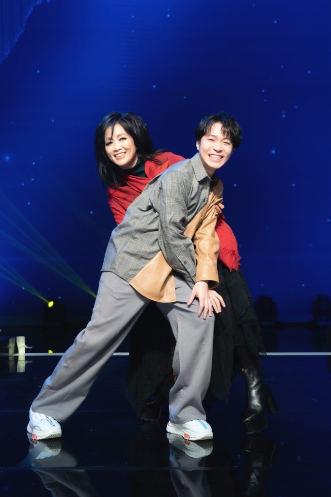 齊豫與吳青峰《點燈》節目聚首