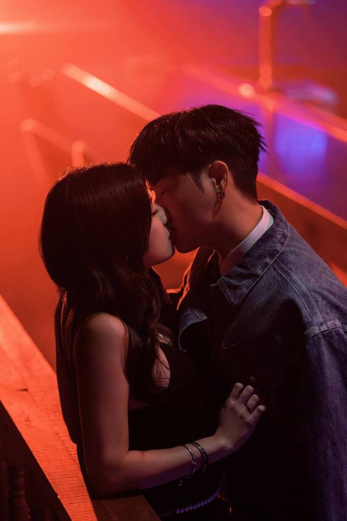 HowZ螢幕初吻大膽上演！自爆接吻秘訣「蜻蜓點水最浪漫」