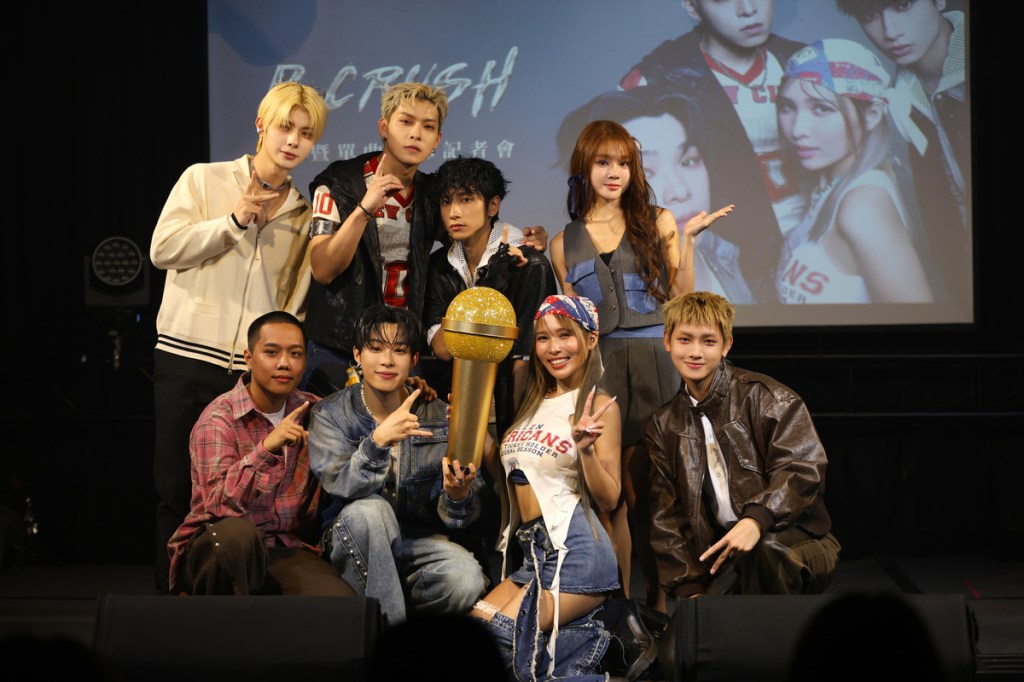 (從左上至右下)ARKis東翰、洪暐、彥、Dolly、小歐、宰宰、蝶香、ARKis李定 (踢帕娛樂 提供)