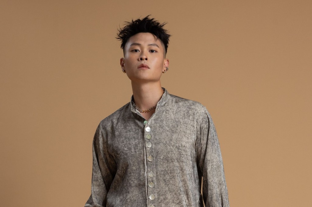 LINION自訂「42 天創作計畫」！推出第四張專輯《自己自己 mi casa su&nbsp;casa》