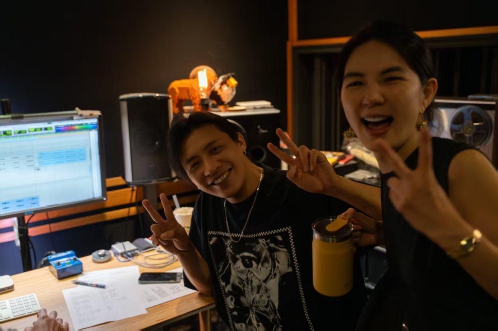 Ella陳嘉樺與陳君豪討論音樂