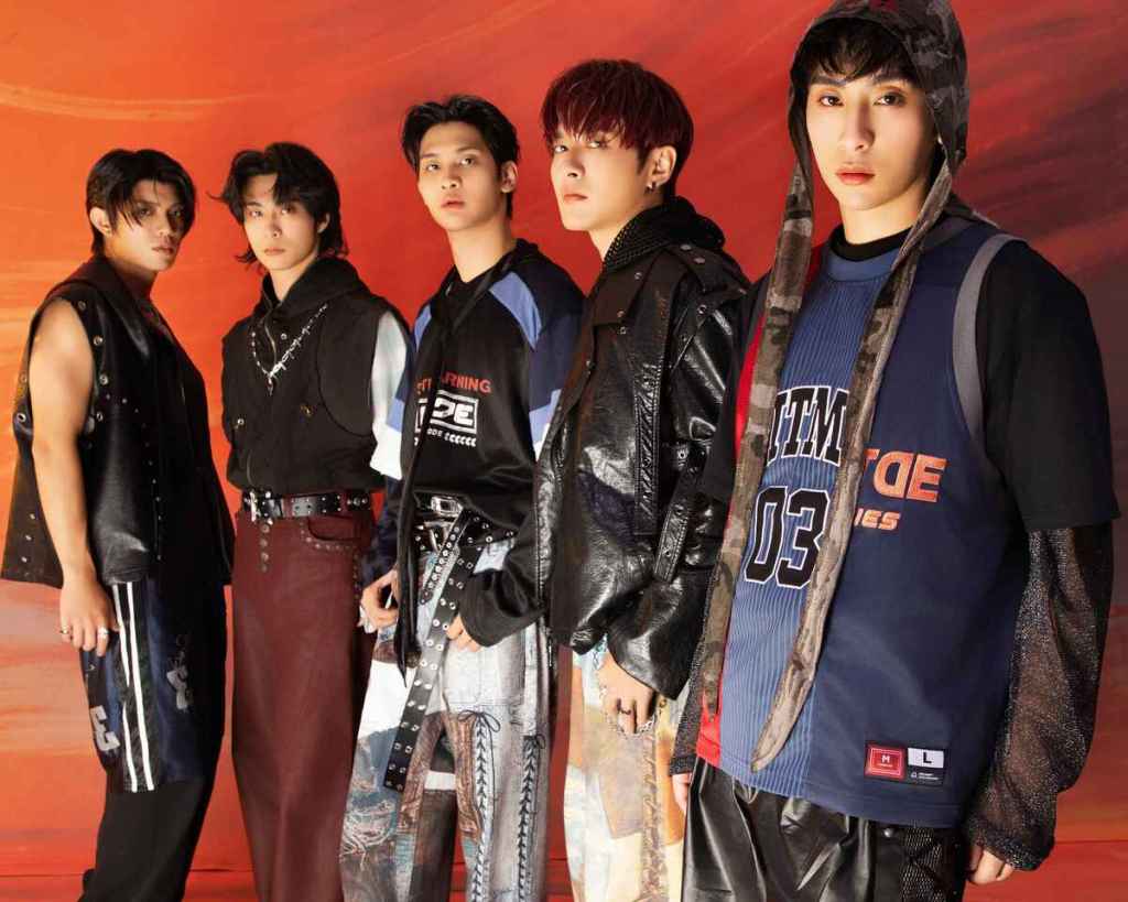 超人氣男團 FEniX 夯到越南！攻佔熱播選秀節目（左起峻廷、MAX、浦洋、承隆、家齊）（華納音樂提供）