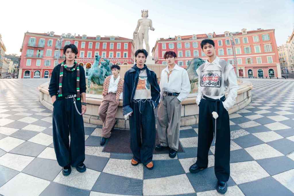 FEniX 新歌〈我就是無法失去你〉MV飛到南法拍攝！全新專輯《參》展開預購