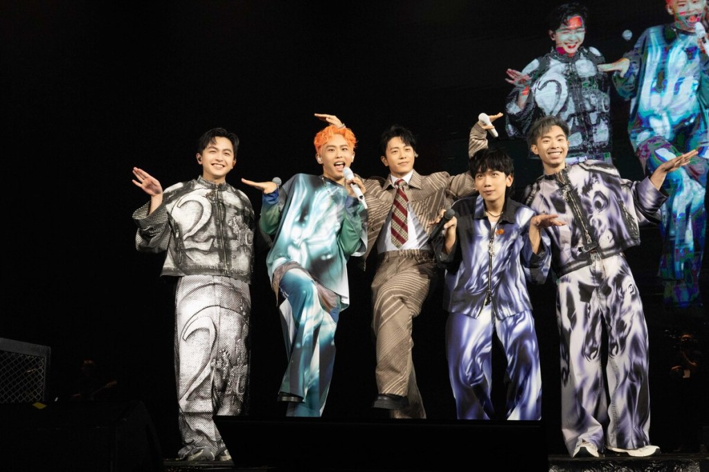 奪走理想混蛋第一次！首次登上小巨蛋首位嘉賓，創作才子韋禮安表示：年紀越大，還能經歷的第一次事情就越少，潮爽的啦！