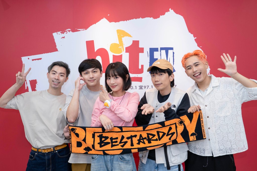 理想混蛋送木木(中)演唱會週邊毛巾,宣告演唱會官方週邊商品11月10日起最終存貨線上加開。