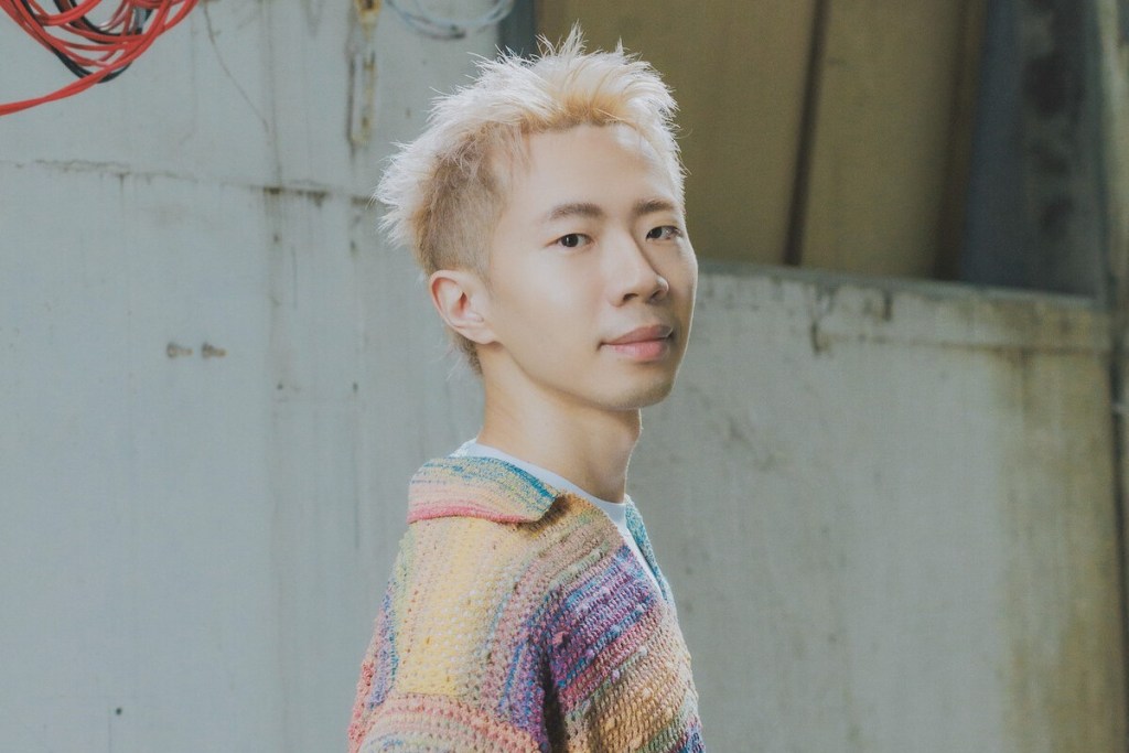 鄭興推出全新專輯《尋找鄭先生》！跳脫陰鬱氛圍、展現大男孩本色