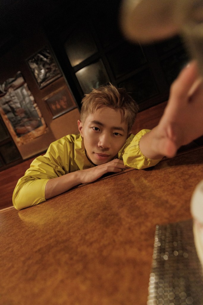 鄭興新專輯首波單曲〈耶加雪菲〉MV (照片提供:好的秋工作室)