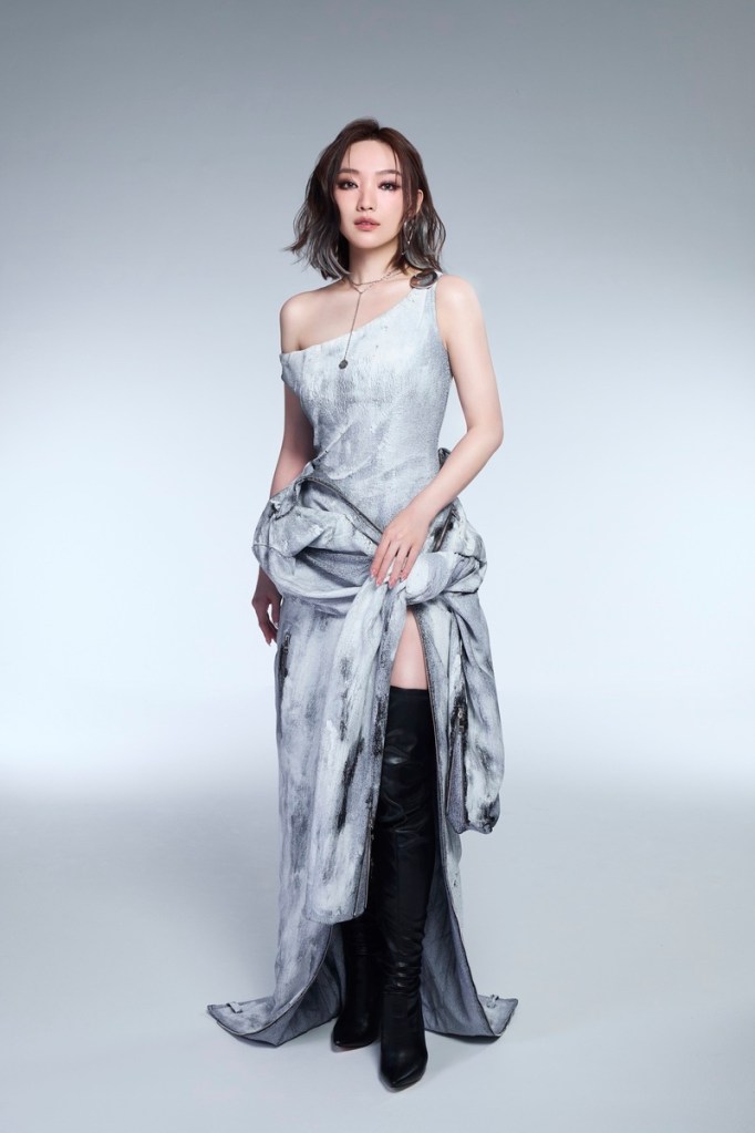 閻奕格推出全新單曲〈戒不掉你的愛〉(照片提供:格聲娛樂有限公司)