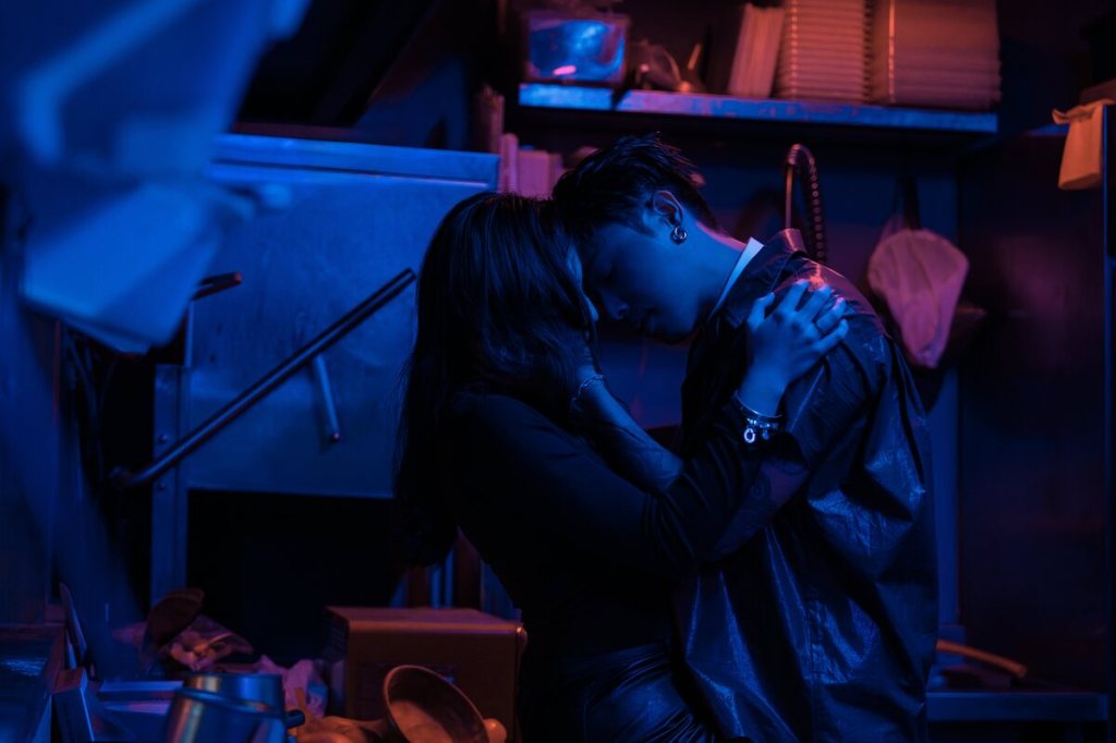 親熱戲拍到臉紅心跳 HowZ新作大談禁忌情慾