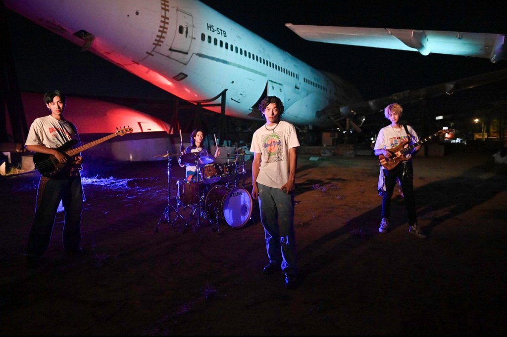 帕拉斯 PALLAS〈下天堂〉MV 漢堡、大寶、FAMA、小葵