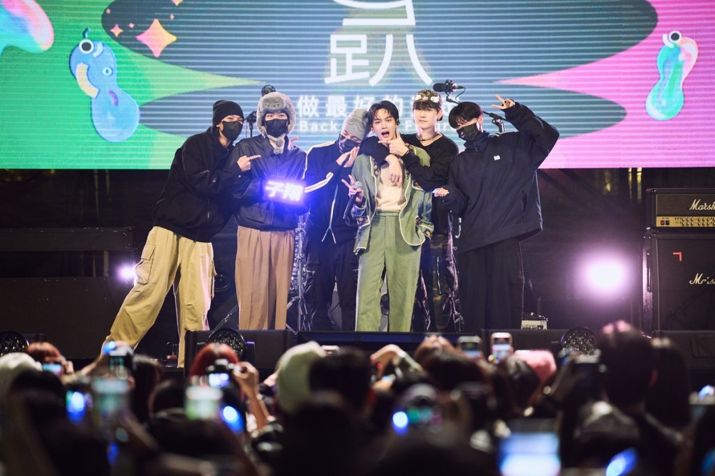 煥鈞(左起)、佳辰、哲言、子翔、祖安、文廷