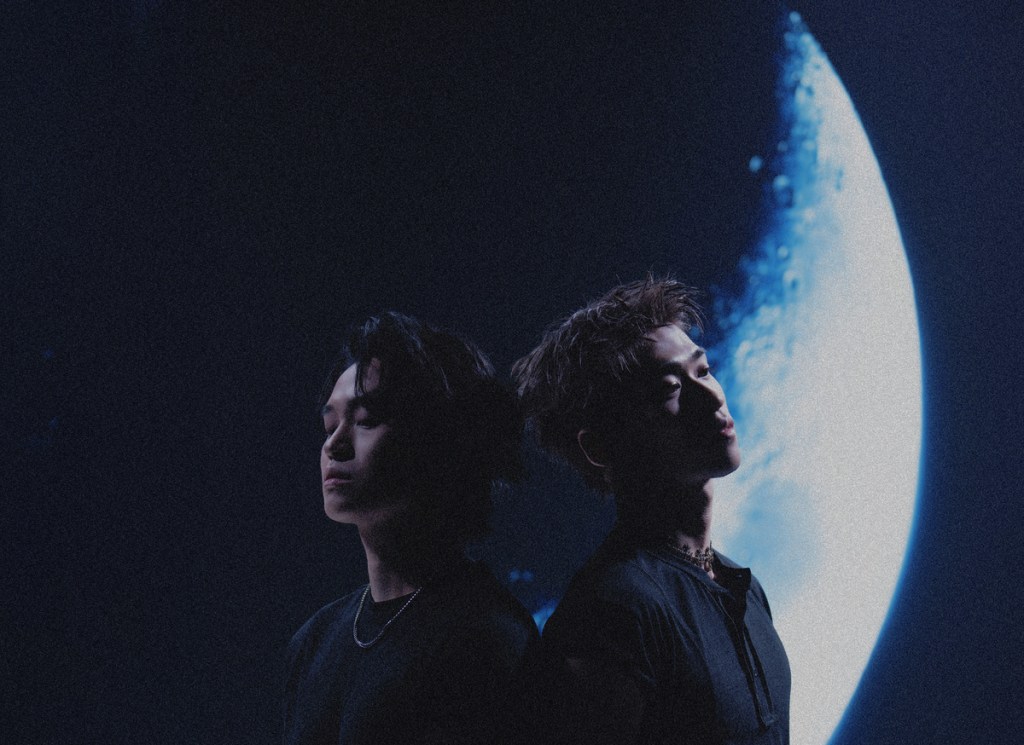 蔡承祐攜手師弟 ZORN 獻聲 〈飛蛾與蝴蝶〉，12月26日催淚上線。（圖／滾石唱片提供）