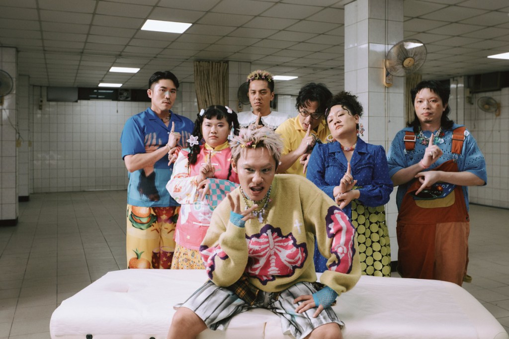 金曲樂團同根生」發新歌「指仙」邀原民YouTuber Ponay卜耐化身真人版指仙大跳手指舞降靈