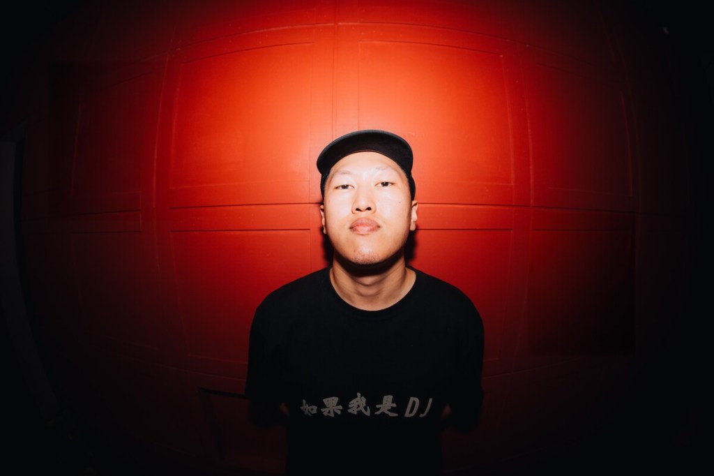 嘻哈新星Flowstrong推出首張專輯《流水席》(照片提供:放飛音樂)