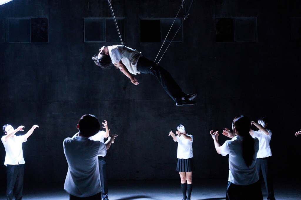 生命樹〈黑羊〉MV揭露霸凌真相：最溫柔的幫助竟是致命一擊！